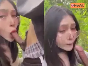 đi dã ngoại tiện nện cô bạn gái ở trong rừng