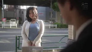 Người chồng yếu không làm lên đỉnh, cô vợ lên mạng tìm trai trẻ địt khỏe