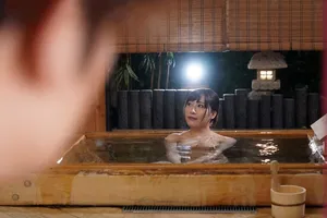Chuyến du lịch gia đình, thay vì xxx vợ mang thai thì thanh niên lại nện mẹ người vợ có thai