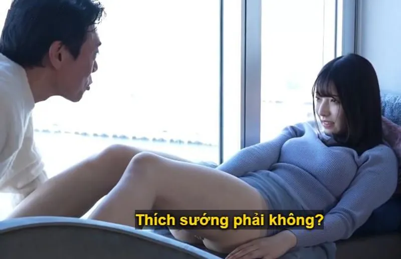 Sự chạm trán giữa ông bác và cô minh tinh trẻ tuổi mới debut tại nhà nghỉ sang trọng.